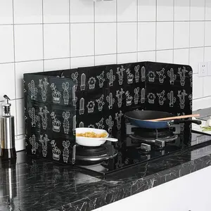 Sekat Anti Minyak Pelindung Cipratan Kompor Aluminium Foil Tahan Panas