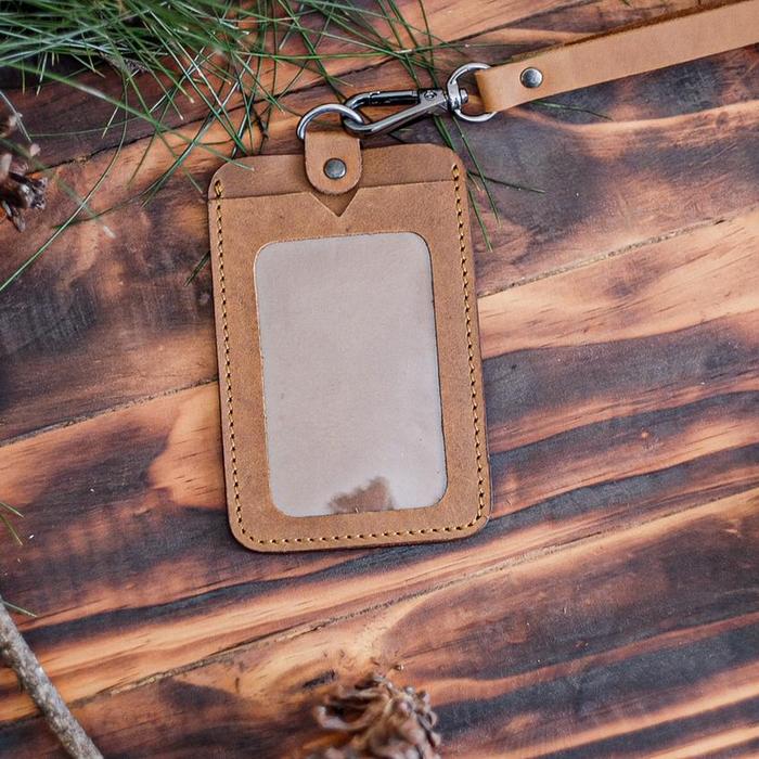 Gambar lanyard id card kulit asli beetle ov series by d'russa dari drussaleathergoods Kota Administrasi Jakarta Selatan Tokopedia