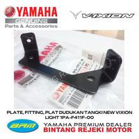 Gambar PLATE, FITTING, PLAT DUDUKAN TANGKI NEW VIXION LIGHT 1PA-F411F-00 dari Yamaha Bintang Rejeki Motor Kab. Bandung 2 Tokopedia