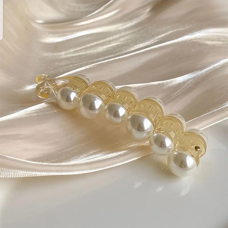 Jepit Rambut Pisang Banana Hair Clip Aksen Mutiara Gaya Korea 1