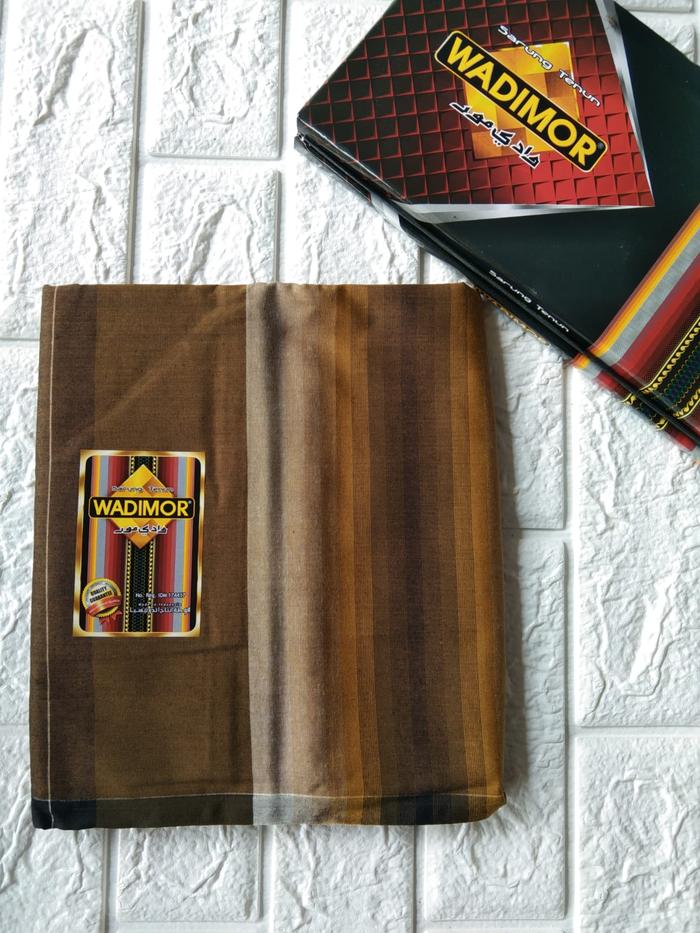 Gambar SARUNG WADIMOR MOTIF DUA WARNA BAHAN HALUS DAN NYAMAN dari Melati Karpet Shop Kab. Karanganyar 2 Tokopedia