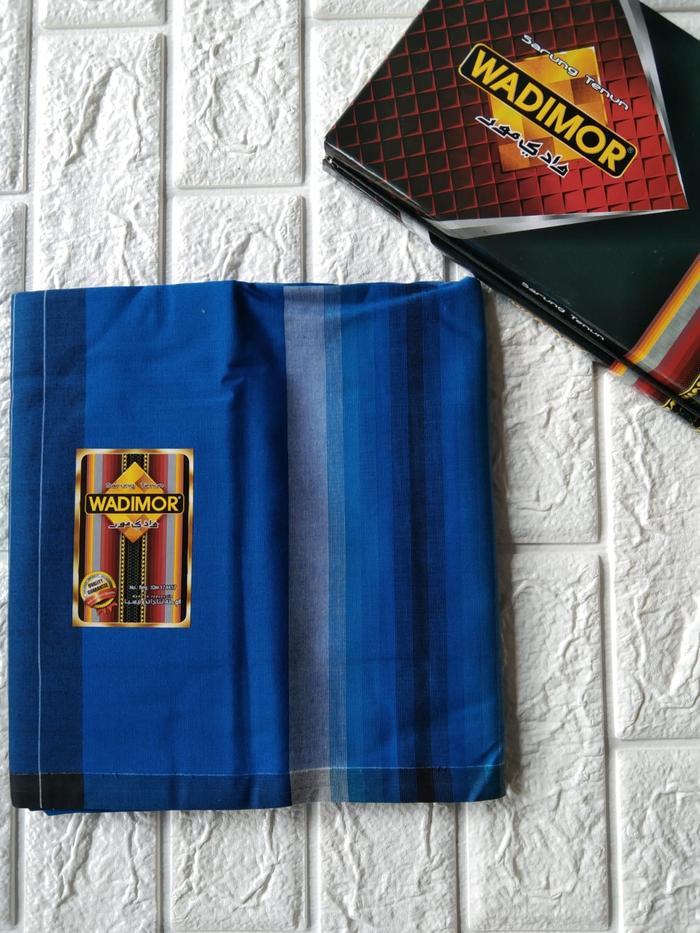 Gambar SARUNG WADIMOR MOTIF DUA WARNA BAHAN HALUS DAN NYAMAN dari Melati Karpet Shop Kab. Karanganyar 5 Tokopedia