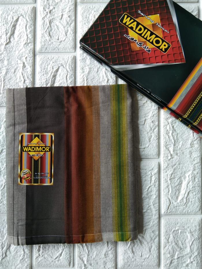 Gambar SARUNG WADIMOR MOTIF DUA WARNA BAHAN HALUS DAN NYAMAN dari Melati Karpet Shop Kab. Karanganyar 4 Tokopedia