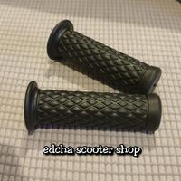 Gambar Handgrip Model Classic Wajik Universal Untuk Vespa/ Scoopy/DLL dari edchascootershop Kota Bekasi 2 Tokopedia