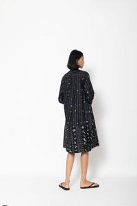 Gambar Baju Kayana Tumbuh - Hitam, S dari Sejauh Mata Memandang Kota Administrasi Jakarta Selatan 2 Tokopedia