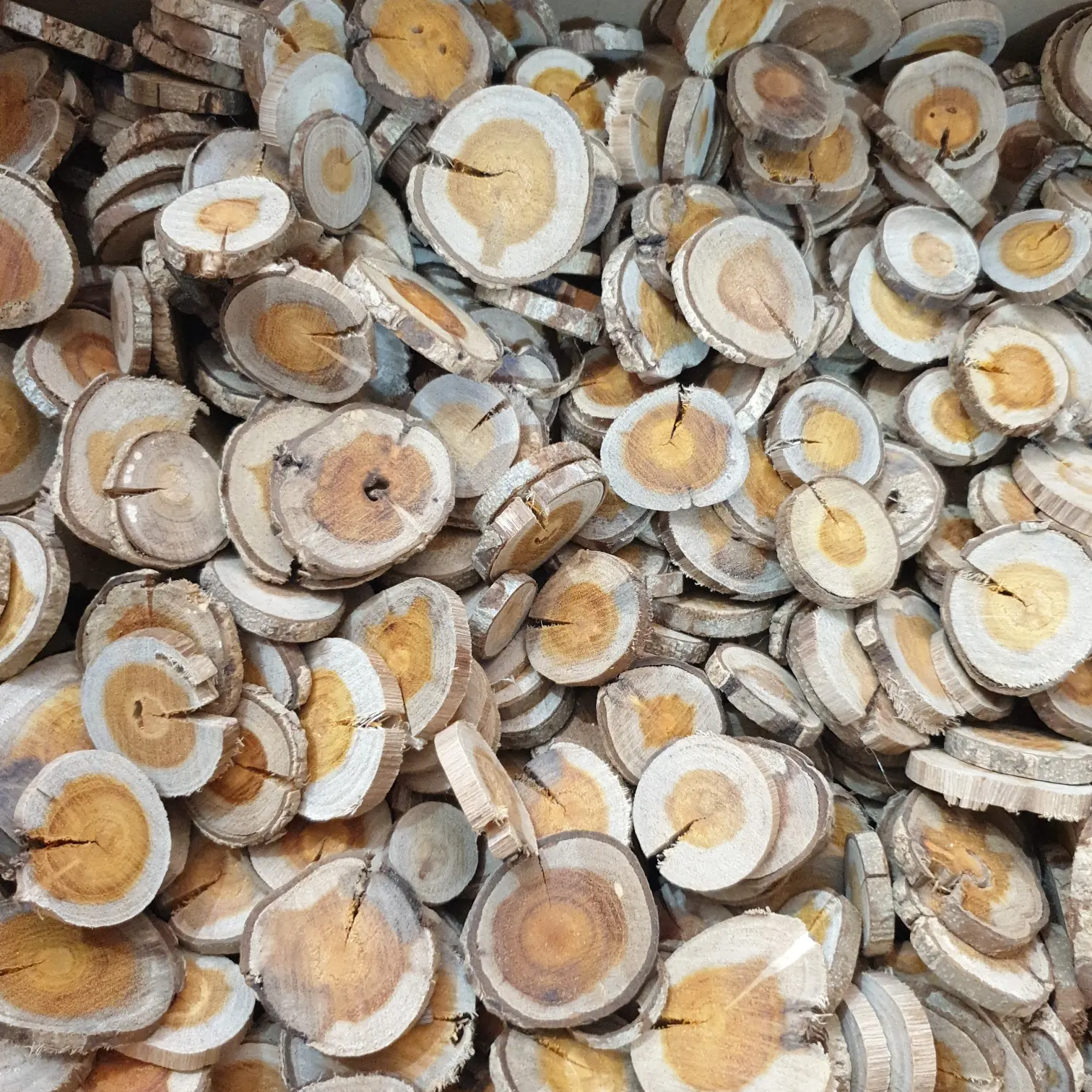 potongan kayu bahan dekorasi 3cm - 5cm / wood slices 3 - 5 cm