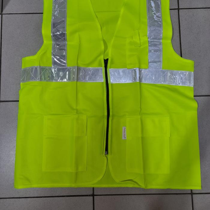 Gambar Rompi Polyester Tebal 3 Kantong With Scotlight dari Excellent Safety Kota Administrasi Jakarta Utara Tokopedia