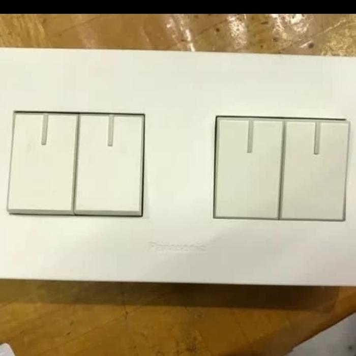 Gambar saklar 4gang sakelar 4 gang panasonic silver mws style dari wewe electric Kota Administrasi Jakarta Pusat 3 Tokopedia