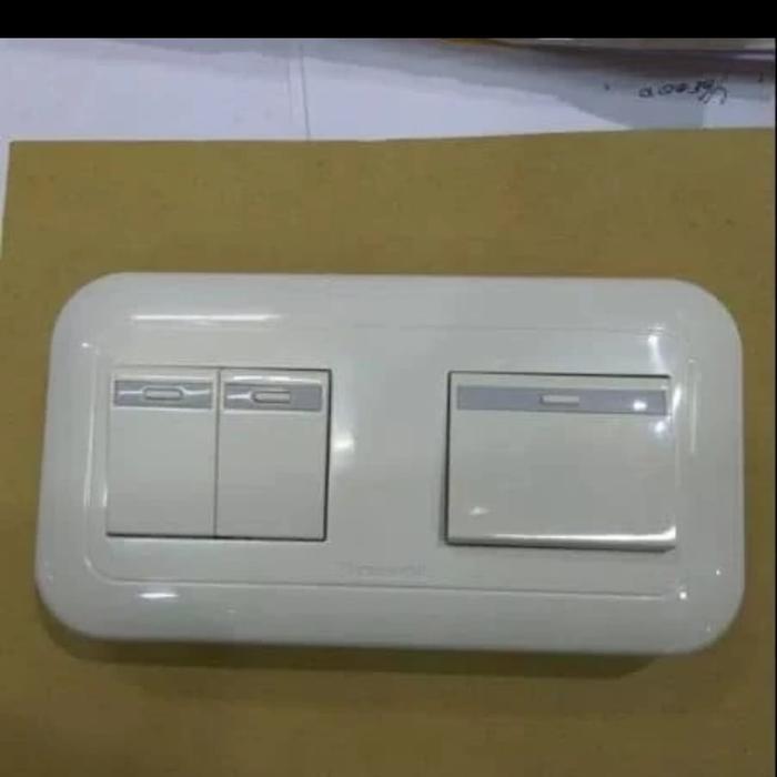 Gambar saklar sakelar 3gang 3 gang triple silver mws panasonic dari wewe electric Kota Administrasi Jakarta Pusat 2 Tokopedia