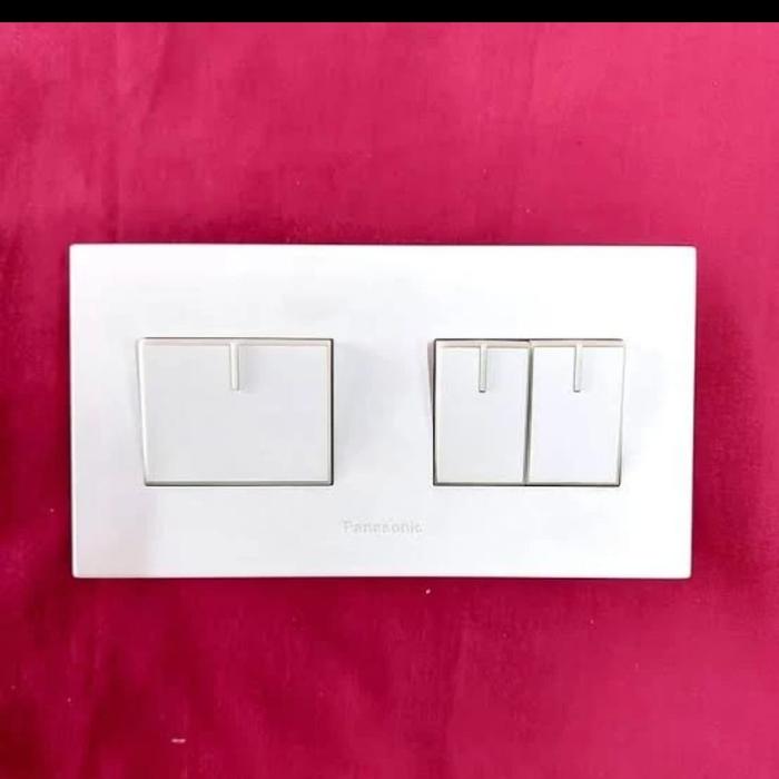 Gambar saklar sakelar 3gang 3 gang triple silver mws panasonic dari wewe electric Kota Administrasi Jakarta Pusat 3 Tokopedia