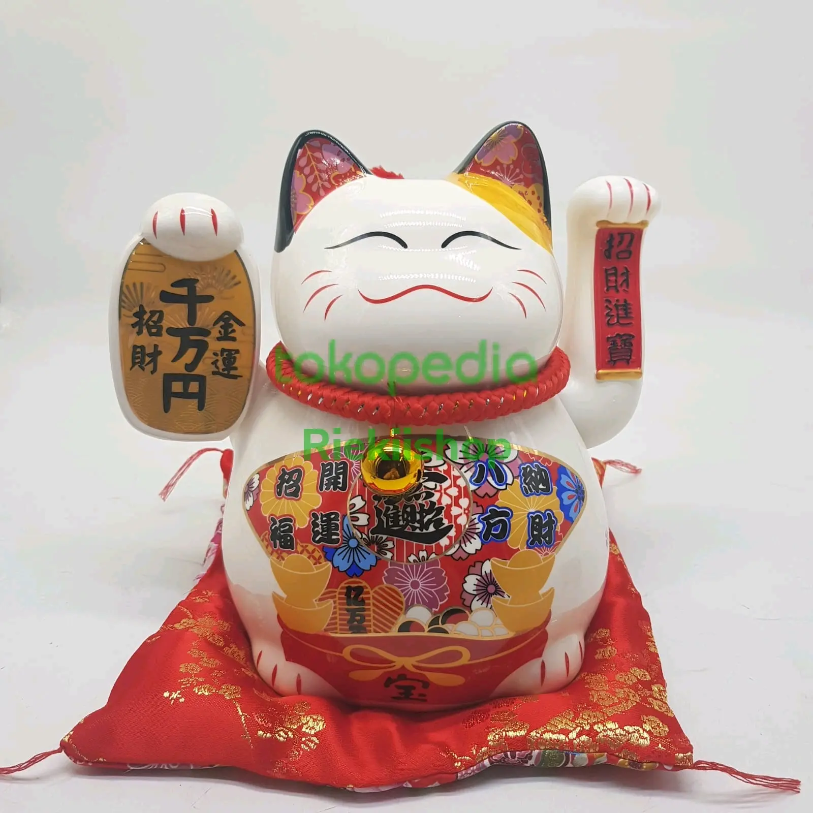 Patung maneki neko kucing hoki rejeki SW461