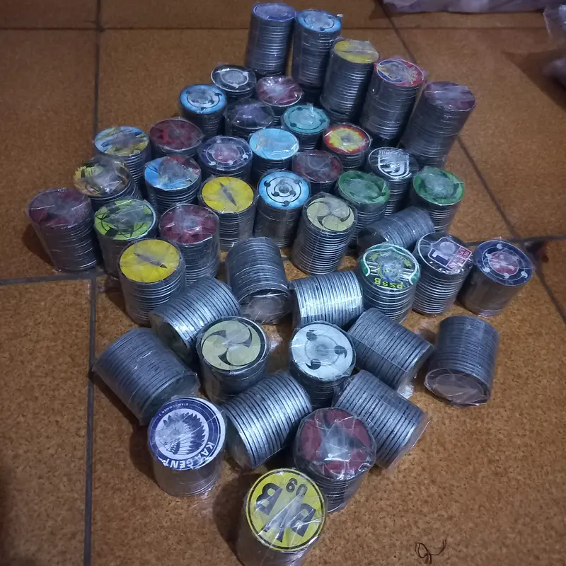 TAZOS GACOAN ISI 18 PCS/Mainan Anak/ Tazos Raja Berkarakter 3