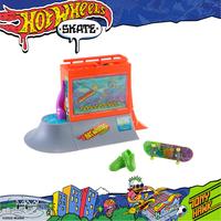 Gambar Hot Wheels 2022 Tony Hawk Aquarium Skatepark with Exclusive Board dari hotwheelsflagship Kota Tangerang 1 Tokopedia
