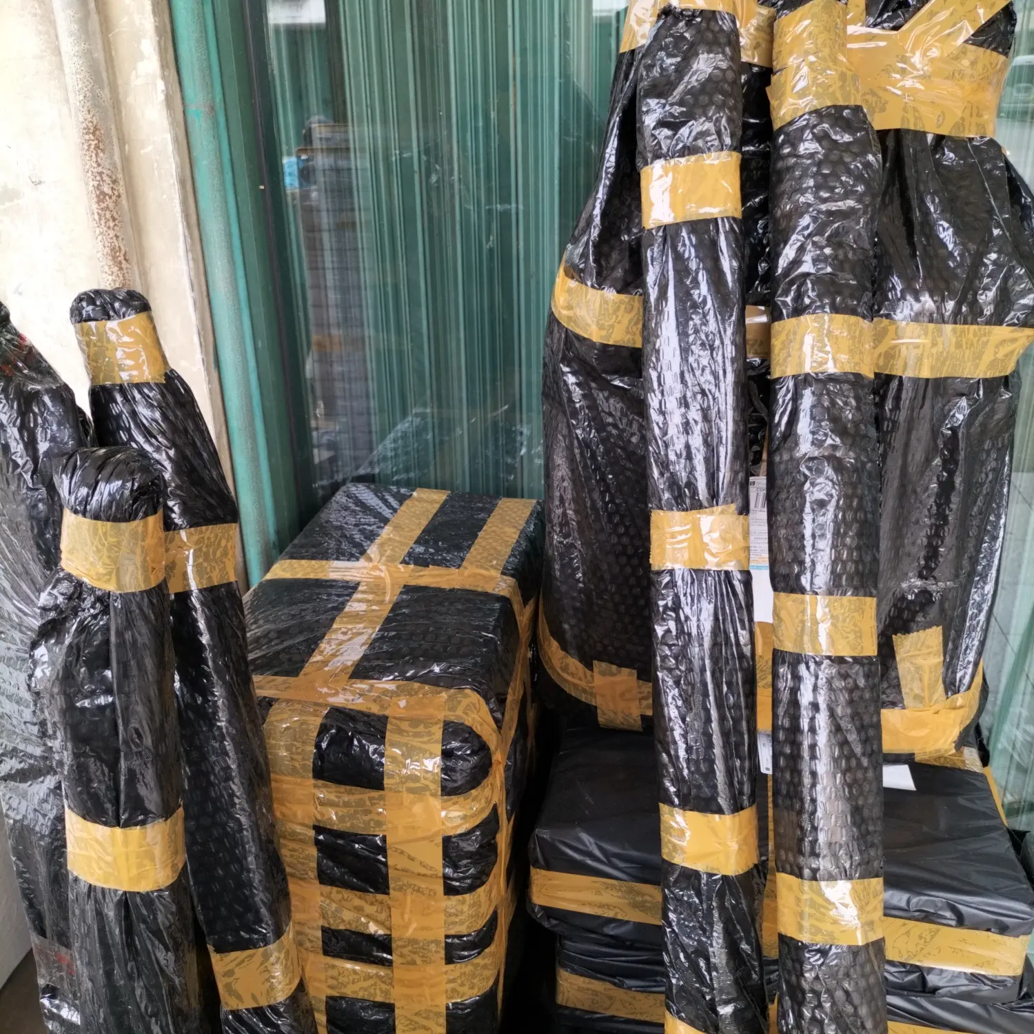 TAMBAHAN BUBBLEWRAP untuk Keamanan Paket Double Check Sebelum Pengiriman