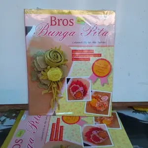 Buku Kreasi - Bros dari Bunga Pita