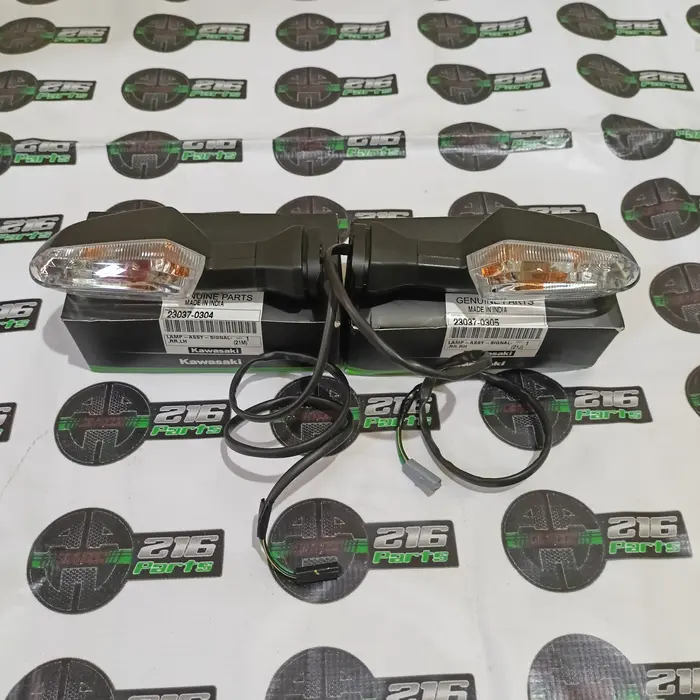 Gambar Lampu sen sein riting Depan kanan kiri ER6 ER6N Original Kawasaki dari AWA 216 Parts Kota Administrasi Jakarta Timur 4 Tokopedia