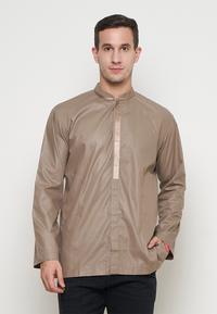 Gambar Koko Dewasa Saku Kiri Kanan / Koko Preview by Itang Yunasz - S dari ALFAUZI COLLECTION Kota Administrasi Jakarta Barat 1 Tokopedia