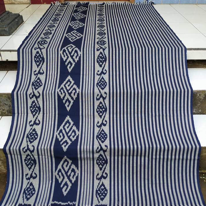 Gambar kain tenun ikat troso blanket / tenun jepara motif flores terbaru dari Maay collection Kab. Jepara Tokopedia