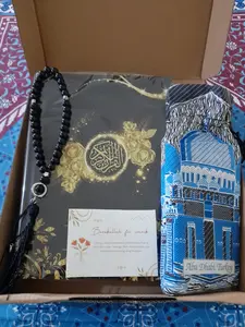 HAMPERS AL QURAN CUSTOM NAMA PLUS SAJADAH DAN TASBIH/AL QURAN TERJEMAH