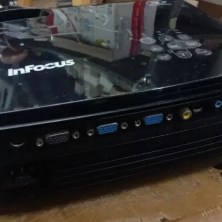 infocus in102 proyektor 2700 lumens 2