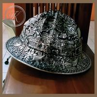 Gambar SOUVENIR HELM UKIR PERTAMBANGAN PERTAMINA PERAK KOTAGEDE JOGJA dari toko perak kotagede silver Kota Yogyakarta 4 Tokopedia