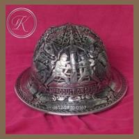Gambar SOUVENIR HELM UKIR BAHAN ALUMUNIUM OVAL TOTAL PERAK JOGJA dari toko perak kotagede silver Kota Yogyakarta 3 Tokopedia