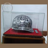 Gambar Custom Helm Ukir Alumunium Proyek Pertambangan Perak dan Box Akrilik dari toko perak kotagede silver Kota Yogyakarta 3 Tokopedia