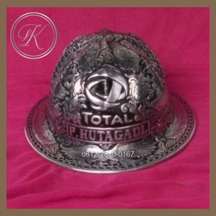 Gambar SOUVENIR HELM UKIR BAHAN ALUMUNIUM OVAL TOTAL PERAK JOGJA dari toko perak kotagede silver Kota Yogyakarta Tokopedia