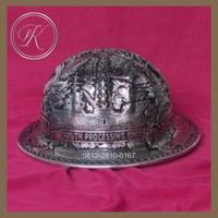 Gambar SOUVENIR HELM UKIR BAHAN ALUMUNIUM OVAL TOTAL PERAK JOGJA dari toko perak kotagede silver Kota Yogyakarta 4 Tokopedia
