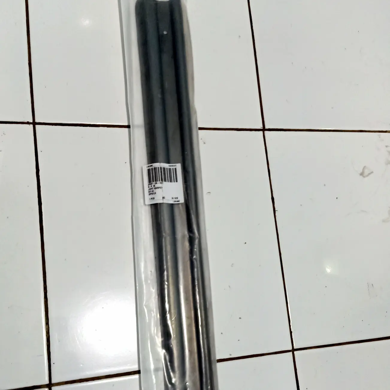 plat jepit karpet pintu depan kiri kijang kapsul