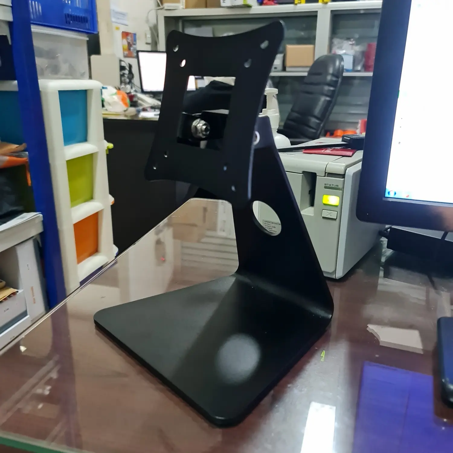 Standing Monitor Versi Desktop