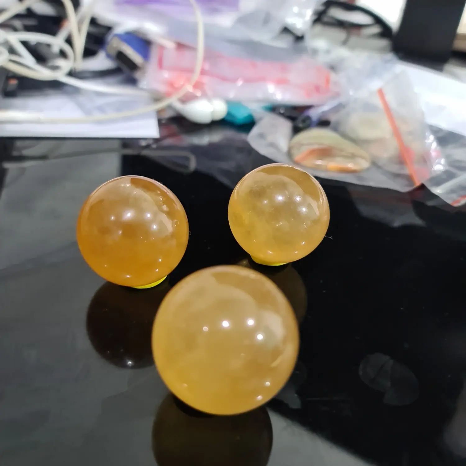 GOLDEN HONEY CALCITE BALL S 3CM