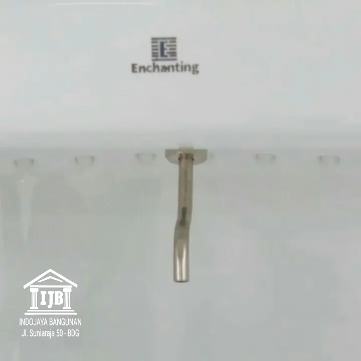 Urinal Toilet Europe Enchanting E1322 + Push Kran Putih 2