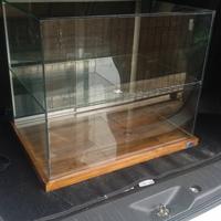 Gambar etalase kaca frameless donat alas kayu jati belanda 65x40x50 dari Kokay U Kota Administrasi Jakarta Timur 2 Tokopedia