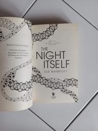 Gambar Novel The Night Itself by Zoe Marriott dari Toko Buku Bekas Aksiku Kota Administrasi Jakarta Timur 2 Tokopedia
