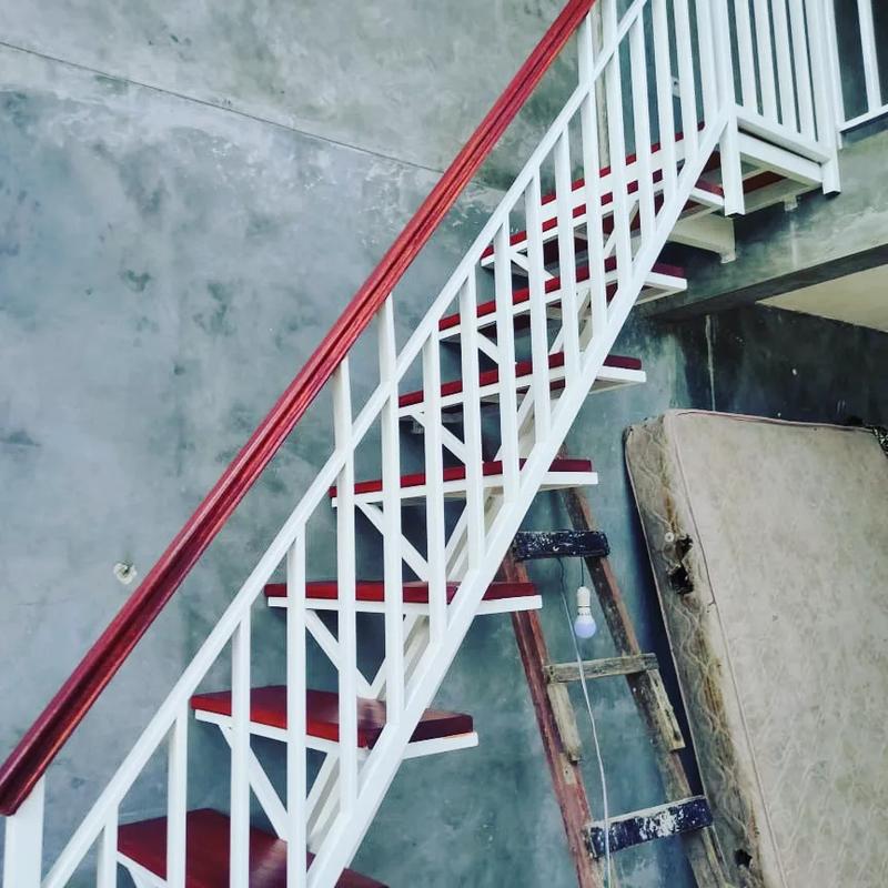 TANGGA BESI MURAH MINIMALIS TRAP DAN HANDLE KAYU 1