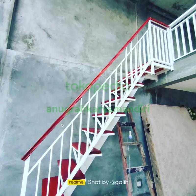 TANGGA BESI MURAH MINIMALIS TRAP DAN HANDLE KAYU 0