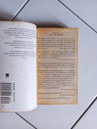 Gambar Novel City of Light dari Toko Buku Bekas Aksiku Kota Administrasi Jakarta Timur 2 Tokopedia