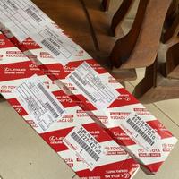 Gambar blade wiper depan toyota fortuner vrz srz hilux harrier original 1set dari MJM Autopart Kota Administrasi Jakarta Barat 2 Tokopedia