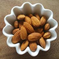 Gambar Kacang Almond Mentah Kupas Utuh / Raw Almond Whole Blue Diamond 100 gr dari Aneka kacang DPK 12 Kota Depok 4 Tokopedia