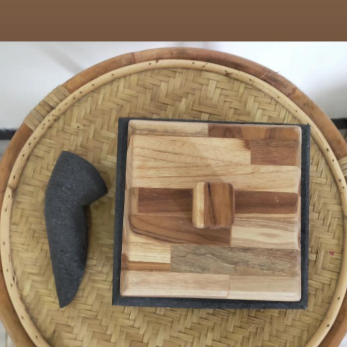 Gambar cobek batu kotak 20cm tutup kayu jati dari cobek batu watubhumi Kota Magelang Tokopedia