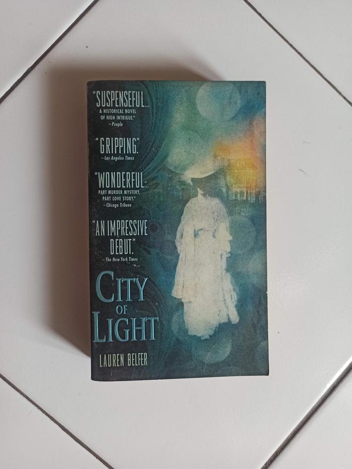 Gambar Novel City of Light dari Toko Buku Bekas Aksiku Kota Administrasi Jakarta Timur Tokopedia