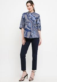 Gambar Arjuna Weda Blouse Batik Samudra - Biru dari Batik ArjunaWeda Kota Administrasi Jakarta Timur 3 Tokopedia