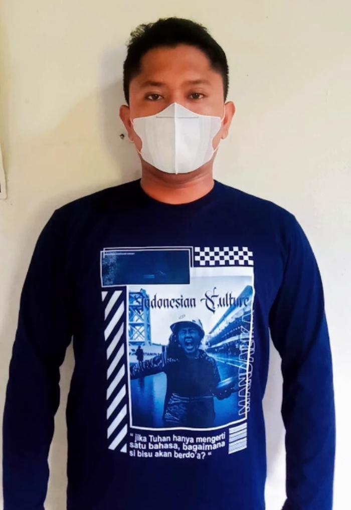 Gambar Kaos pawang hujan dari Sepatu_murahmurah Kab. Magetan Tokopedia
