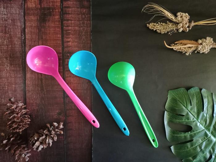 Gambar Centong Sayur Plastik Sendok Sayur Warna dari Jamanu Store Kab. Malang Tokopedia