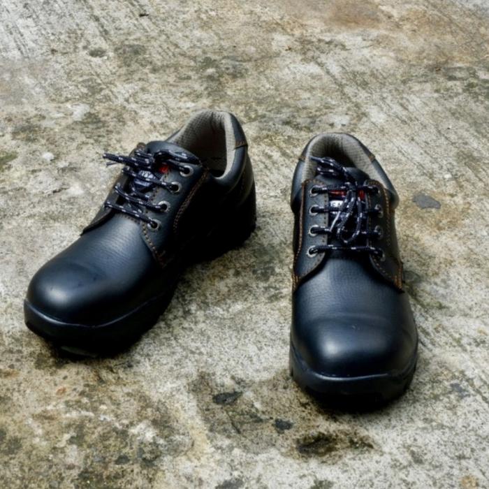 Gambar SAFETY SHOES STEEL HORSE 9138 / SEPATU SAFETY STEEL HORSE dari Dunia Cakrawala Kota Administrasi Jakarta Barat Tokopedia