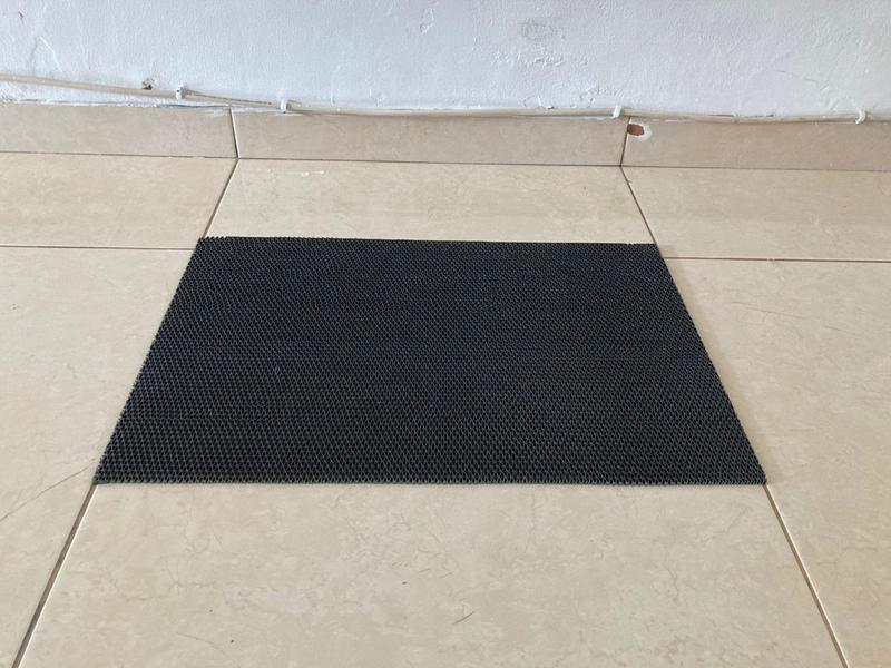 Alas Kandang Hewan Kucing / Anjing / Tortoise 40 x 60 S Mat Black 1