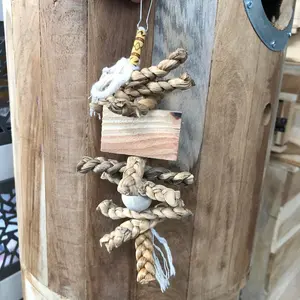 MAINAN BURUNG PARUH BENGKOK SMALL PARROT IPN 02