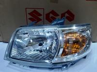 Gambar Head Lamp / Lampu Depan Kanan Suzuki APV Standar / APV Pick UP dari SUZUKI THAMRIN Kota Palembang 1 Tokopedia