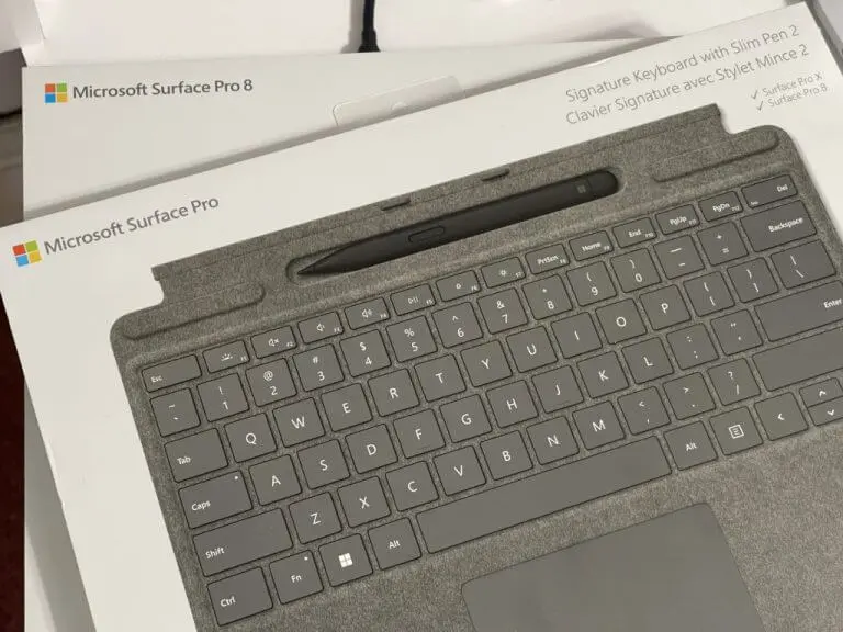 Microsoft Surface Pro 9 /8 Signature Type Cover keyboard with Slim Pen 3
